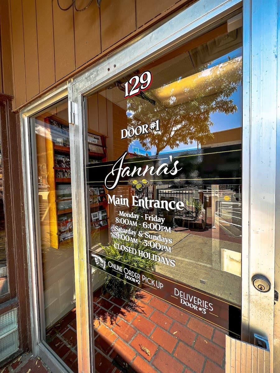 Janna's Market Grill
