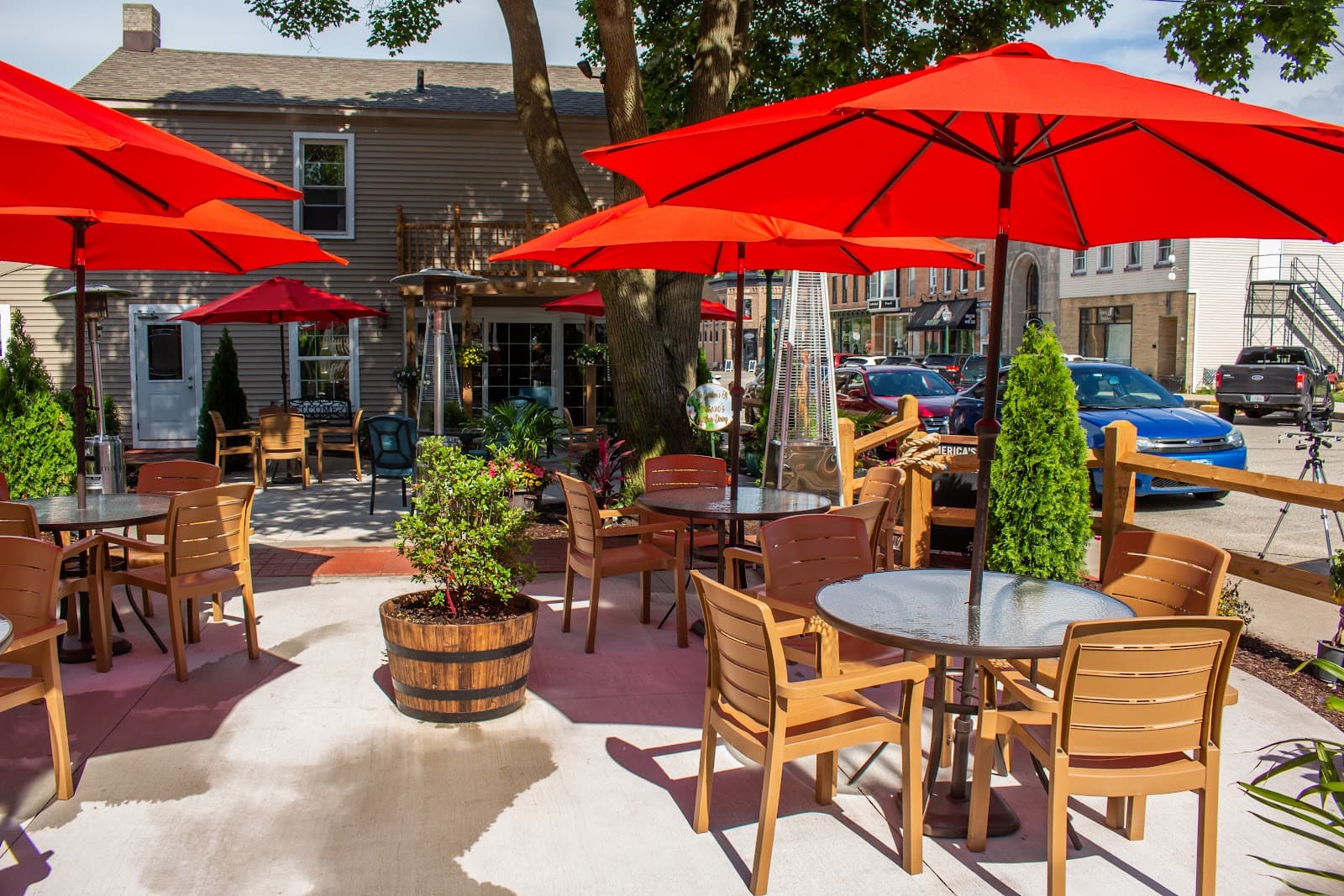 Paisano's On Broadway Italian Steakhouse