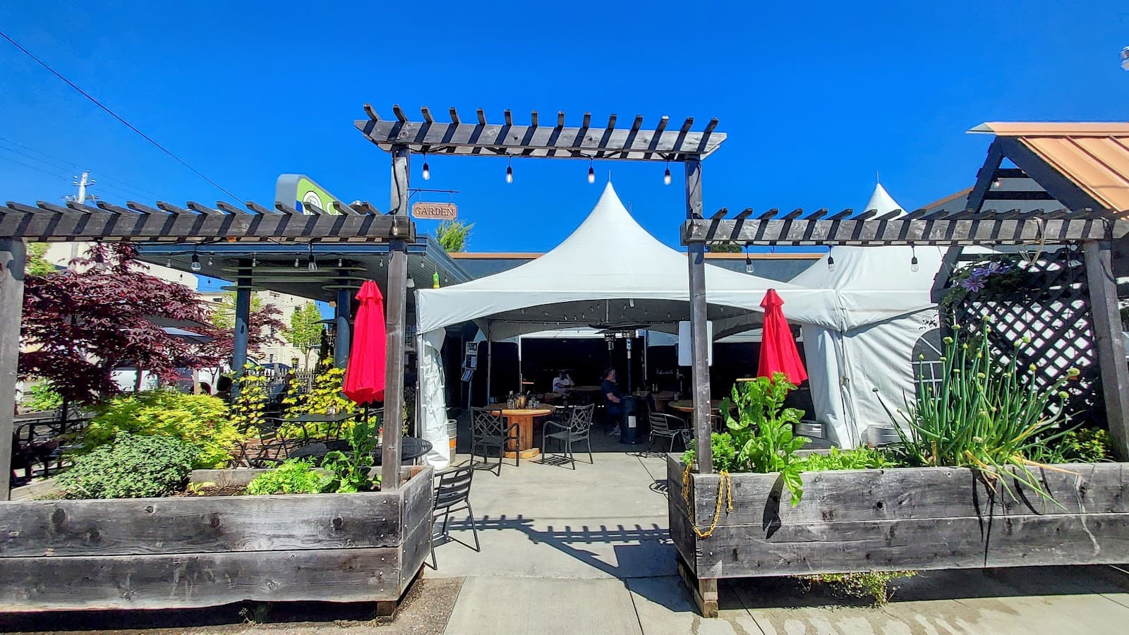 Coast Fork Brewing - Brewstation and Feed