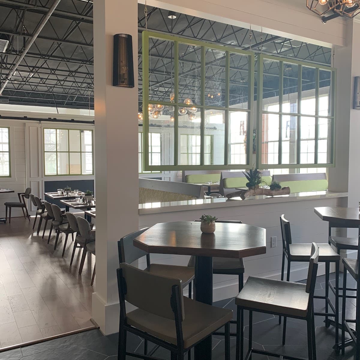 313 Franklin - Cocktails and Kitchen