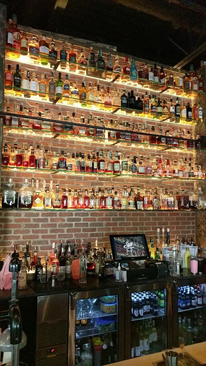 Charlie's Still on Main