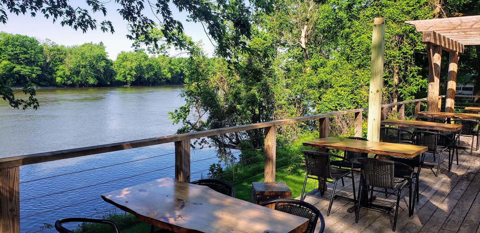 MJ's Bar and Restaurant