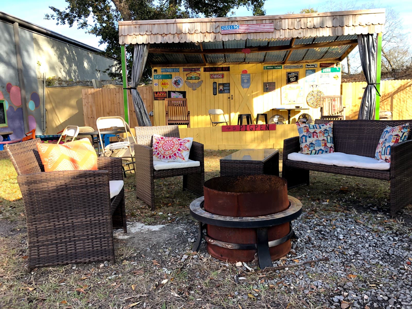 Thirsty Pig Craft BeerTaproom and BBQ Food Truck