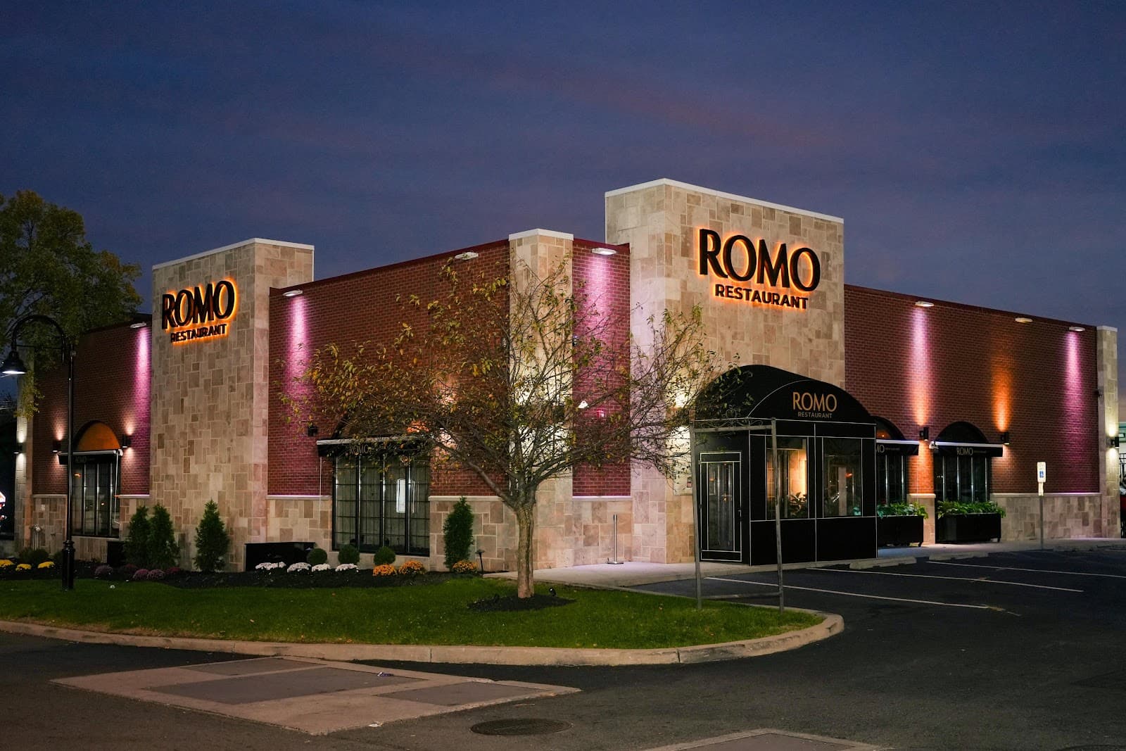 Romo Restaurant