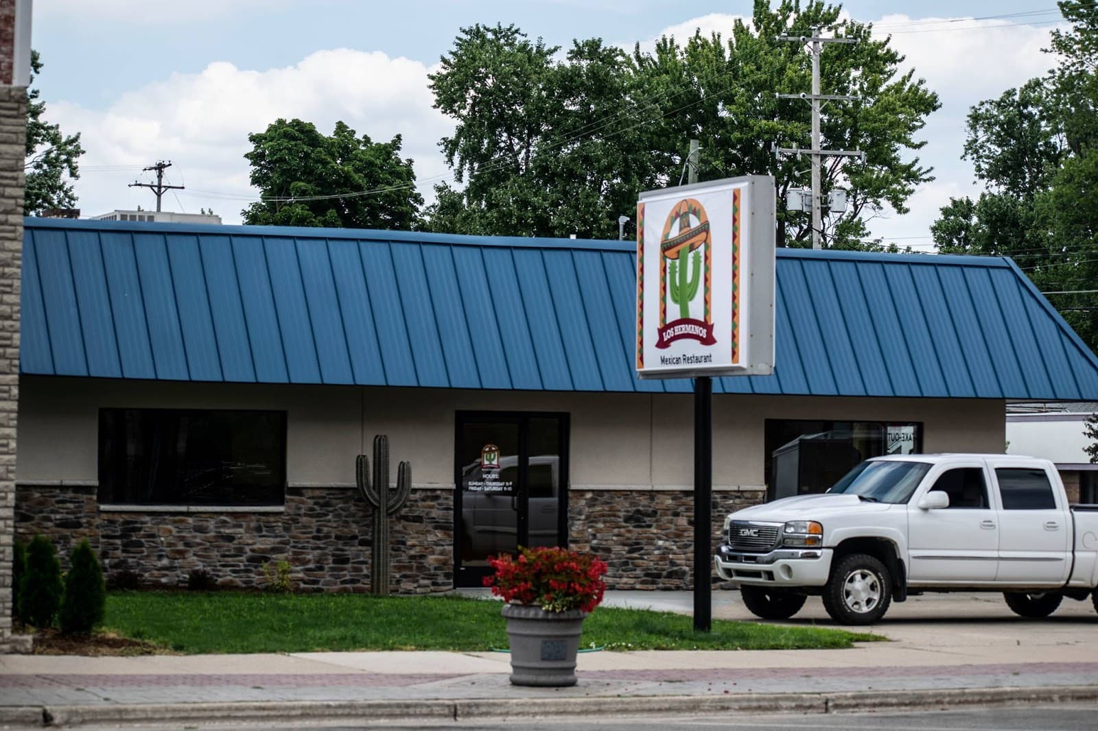 Los Hermanos Mexican Restaurant