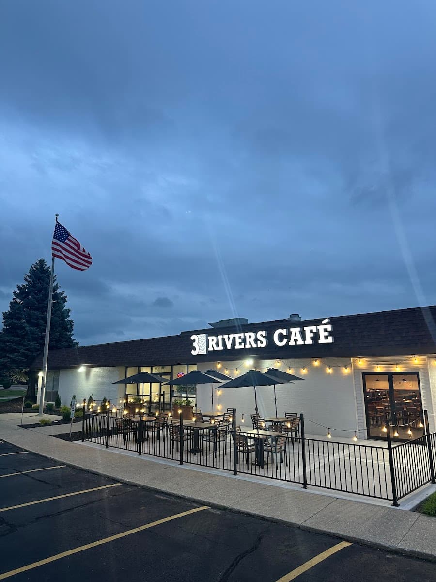 3 Rivers Café