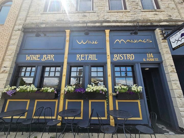 Wine Maniacs Wine Bar & Bistro